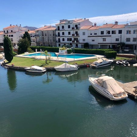 Port Sotavent 2C - Apartamento En La Marina De Empuriabrava - Piscina Comunitaria, - Parking - Vistas Al Canal - Cerca Centro Y Playa Exterior photo