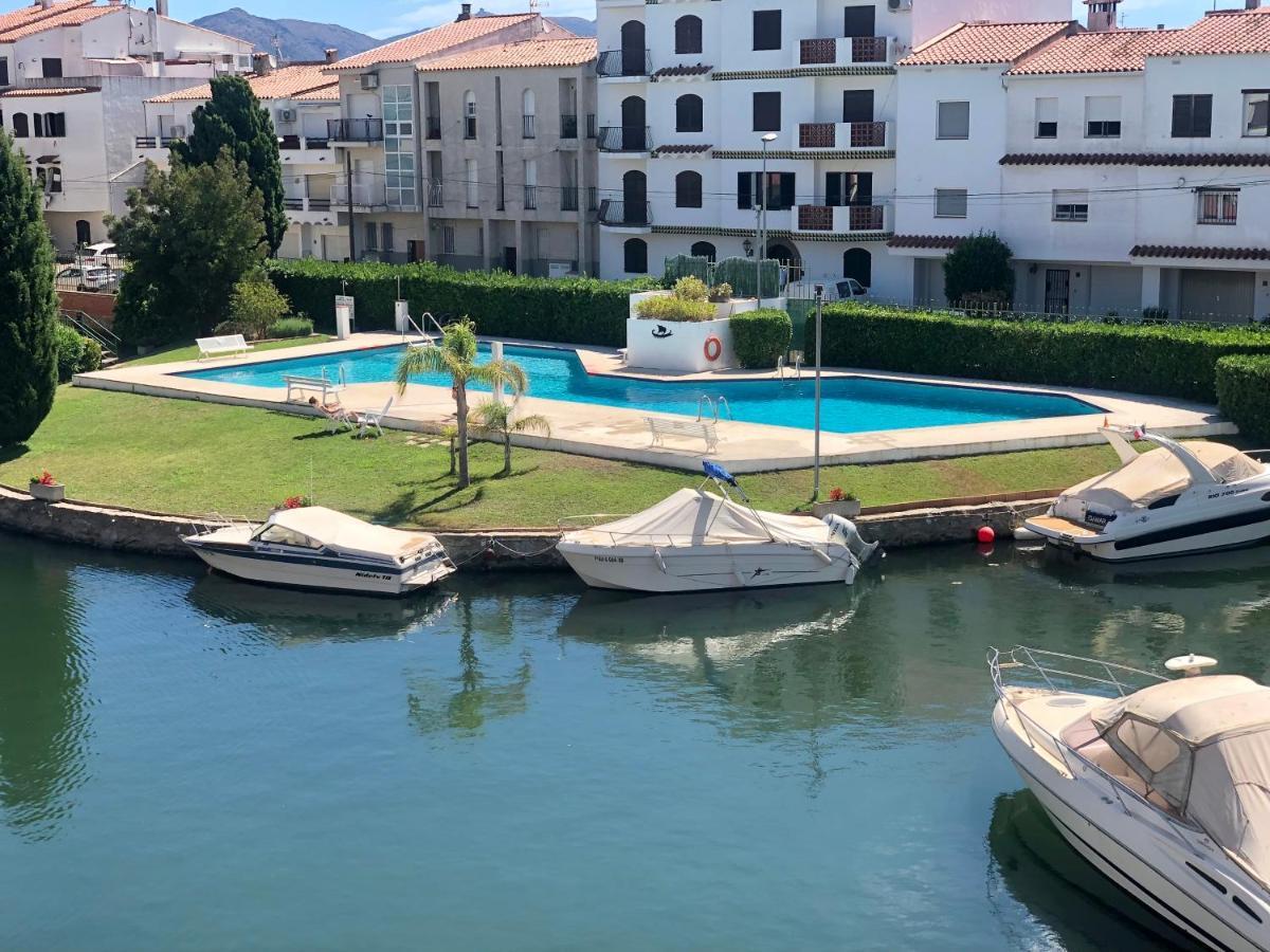Port Sotavent 2C - Apartamento En La Marina De Empuriabrava - Piscina Comunitaria, - Parking - Vistas Al Canal - Cerca Centro Y Playa Exterior photo