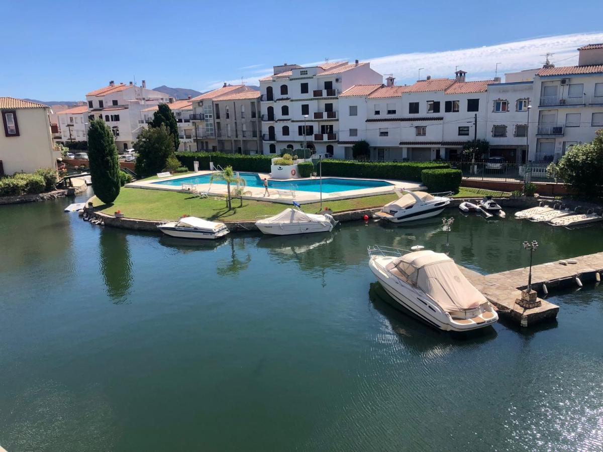 Port Sotavent 2C - Apartamento En La Marina De Empuriabrava - Piscina Comunitaria, - Parking - Vistas Al Canal - Cerca Centro Y Playa Exterior photo