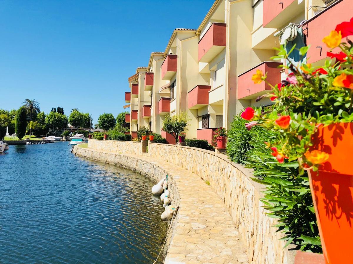 Port Sotavent 2C - Apartamento En La Marina De Empuriabrava - Piscina Comunitaria, - Parking - Vistas Al Canal - Cerca Centro Y Playa Exterior photo